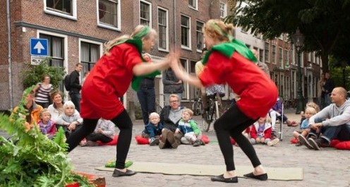 Voorstelling van Aardblij tijdens de Stadspicknick van Overvloed 071